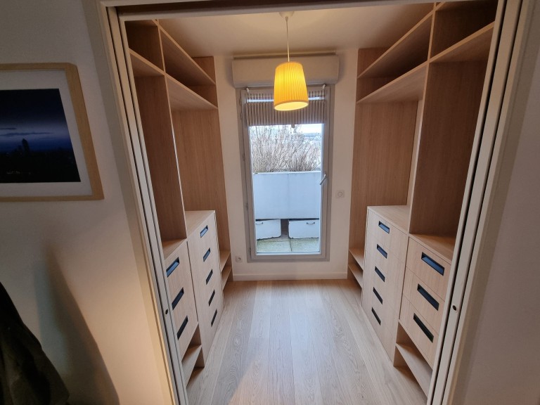 Fabrication de dressings à Genay, l'art du rangement personnalisé